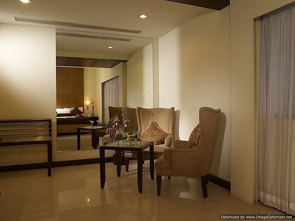 Hotel Express Towers Vadodara Exterior foto